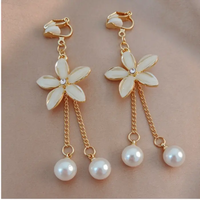 Supplier sample reference: Earrings